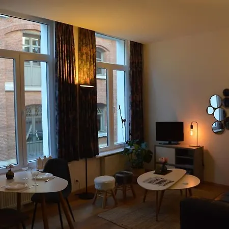 Appartement Hippe In Historisch Gebouw In Oude Centrum Antwerpen